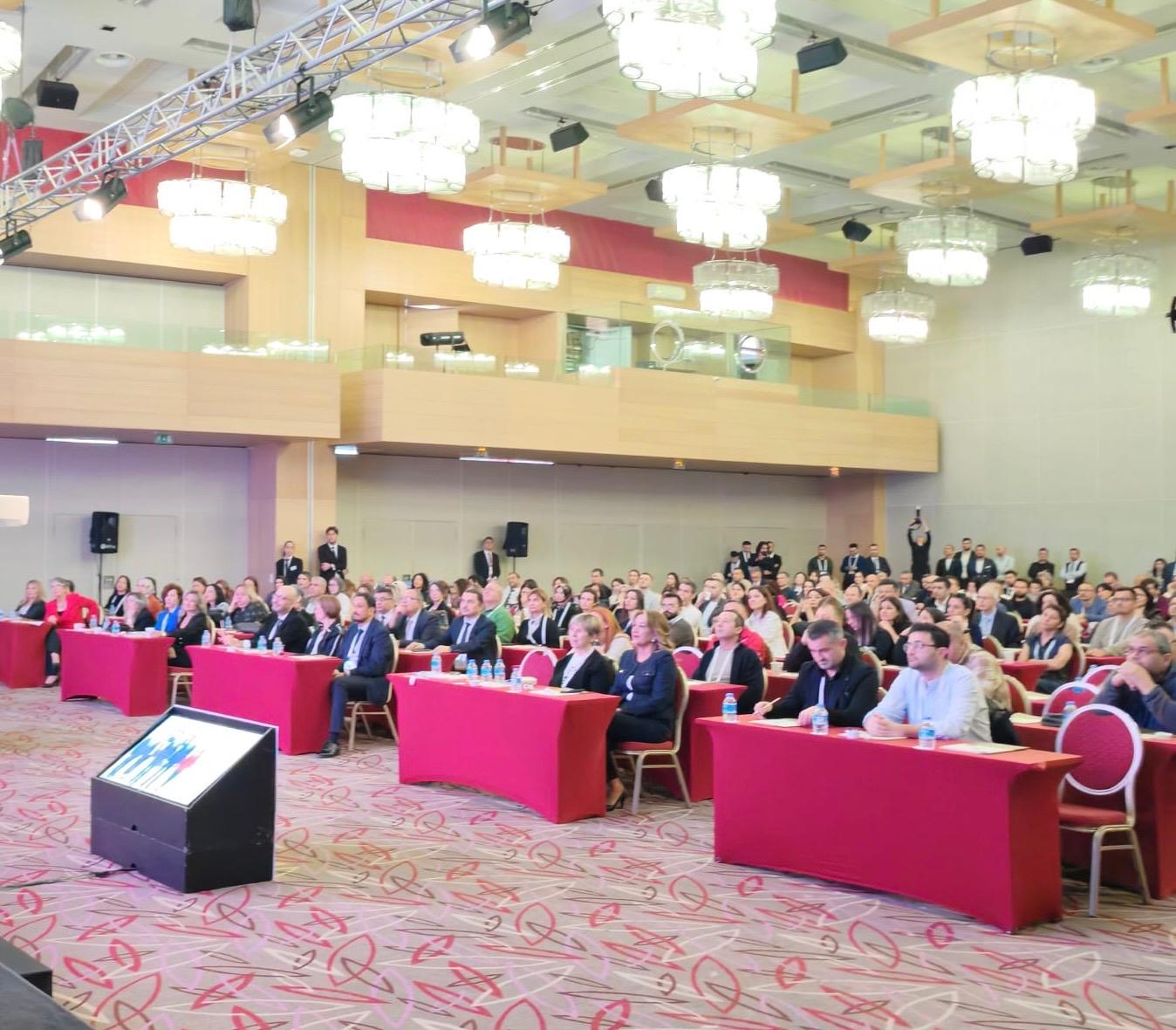 WhatsApp-Image-2024-12-18-at-12.56.16-3-1 Klinik Yoğun Bakım Derneği Kış Sempozyumu 12-15 Aralık