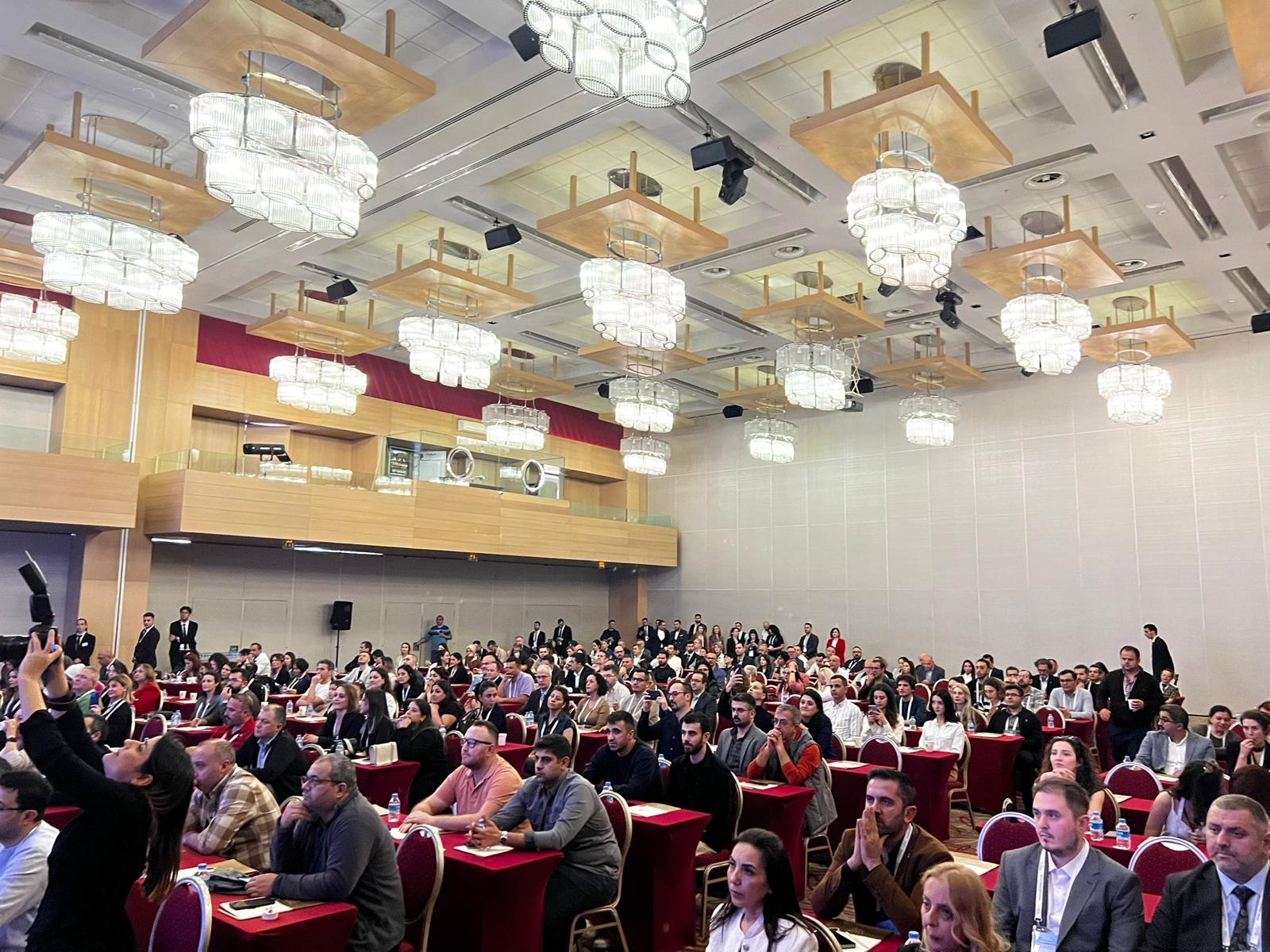 WhatsApp-Image-2024-12-18-at-12.56.17-4 Klinik Yoğun Bakım Derneği Kış Sempozyumu 12-15 Aralık