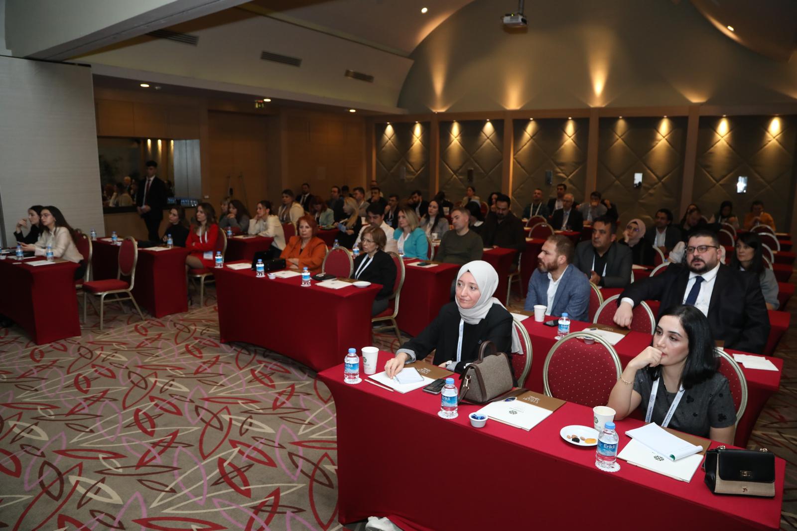 WhatsApp-Image-2024-12-18-at-12.57.02-2-1 Klinik Yoğun Bakım Derneği Kış Sempozyumu 12-15 Aralık