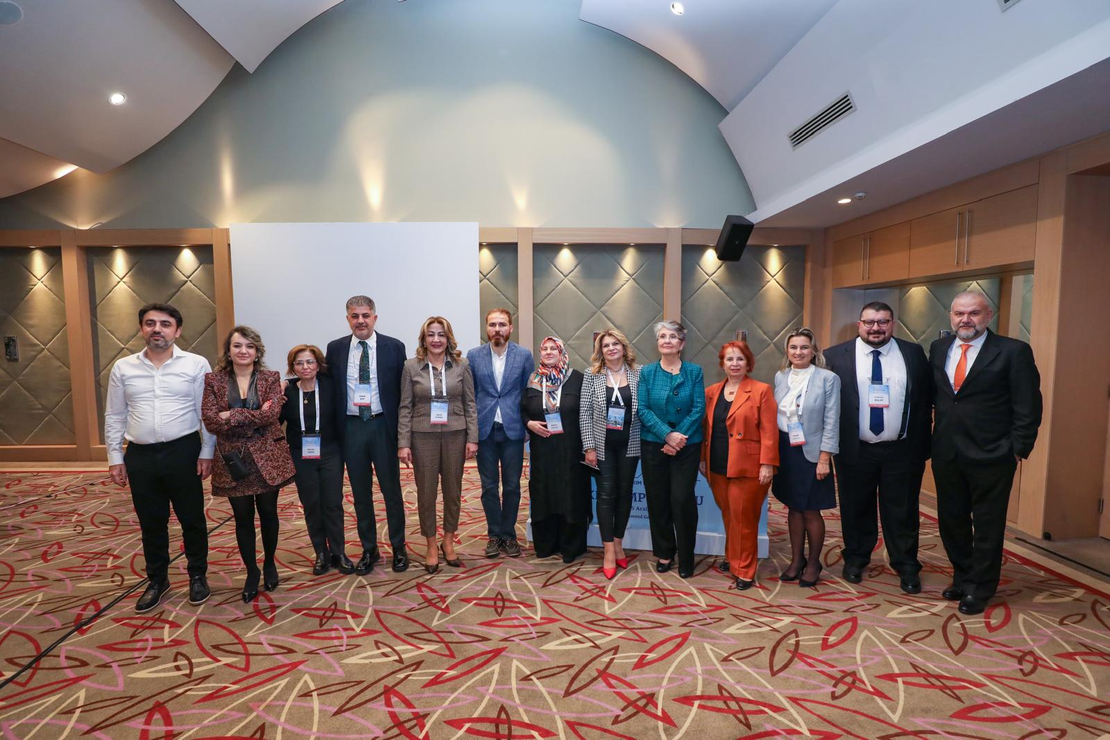 WhatsApp-Image-2024-12-18-at-12.57.02-3-1 Klinik Yoğun Bakım Derneği Kış Sempozyumu 12-15 Aralık